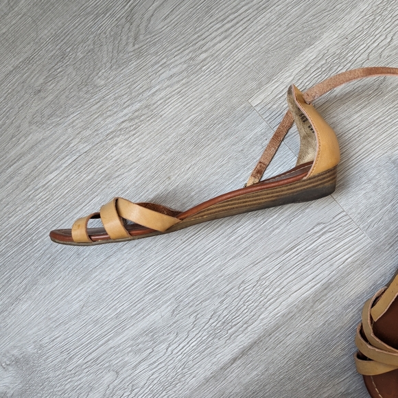 American eagle brown strappy sandals size 8 - Picture 2 of 5